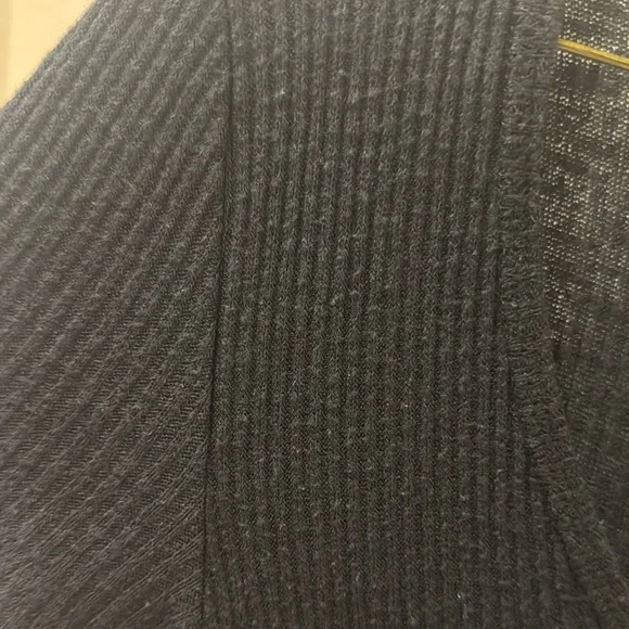 Abercrombie & Fitch Black Ribbed‎ V-Neck Top - Picture 3 of 3